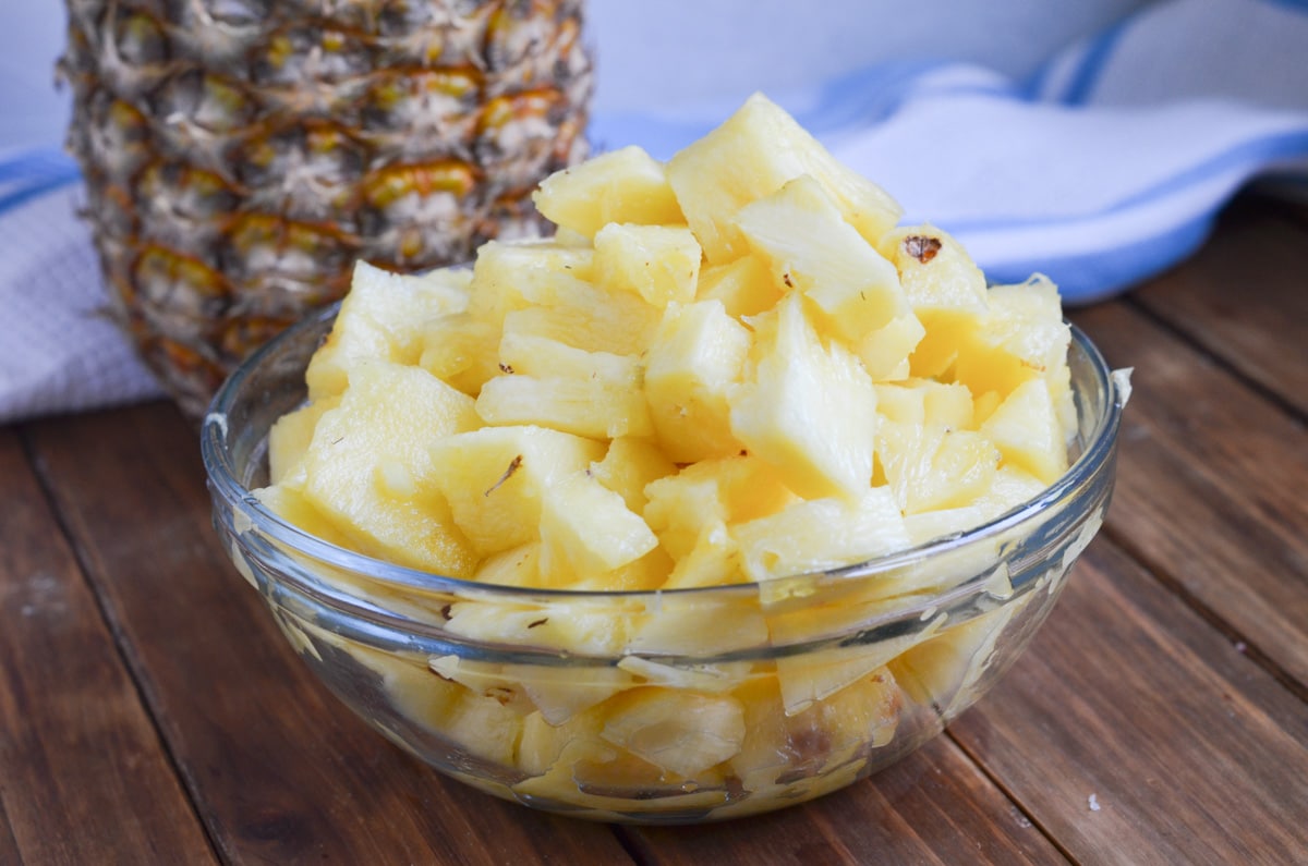 how-to-dice-a-pineapple