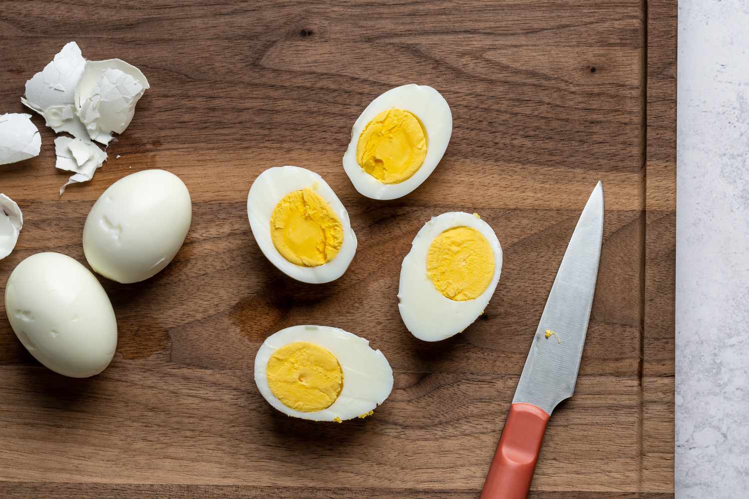 how-to-dice-hard-boiled-eggs-with-knife