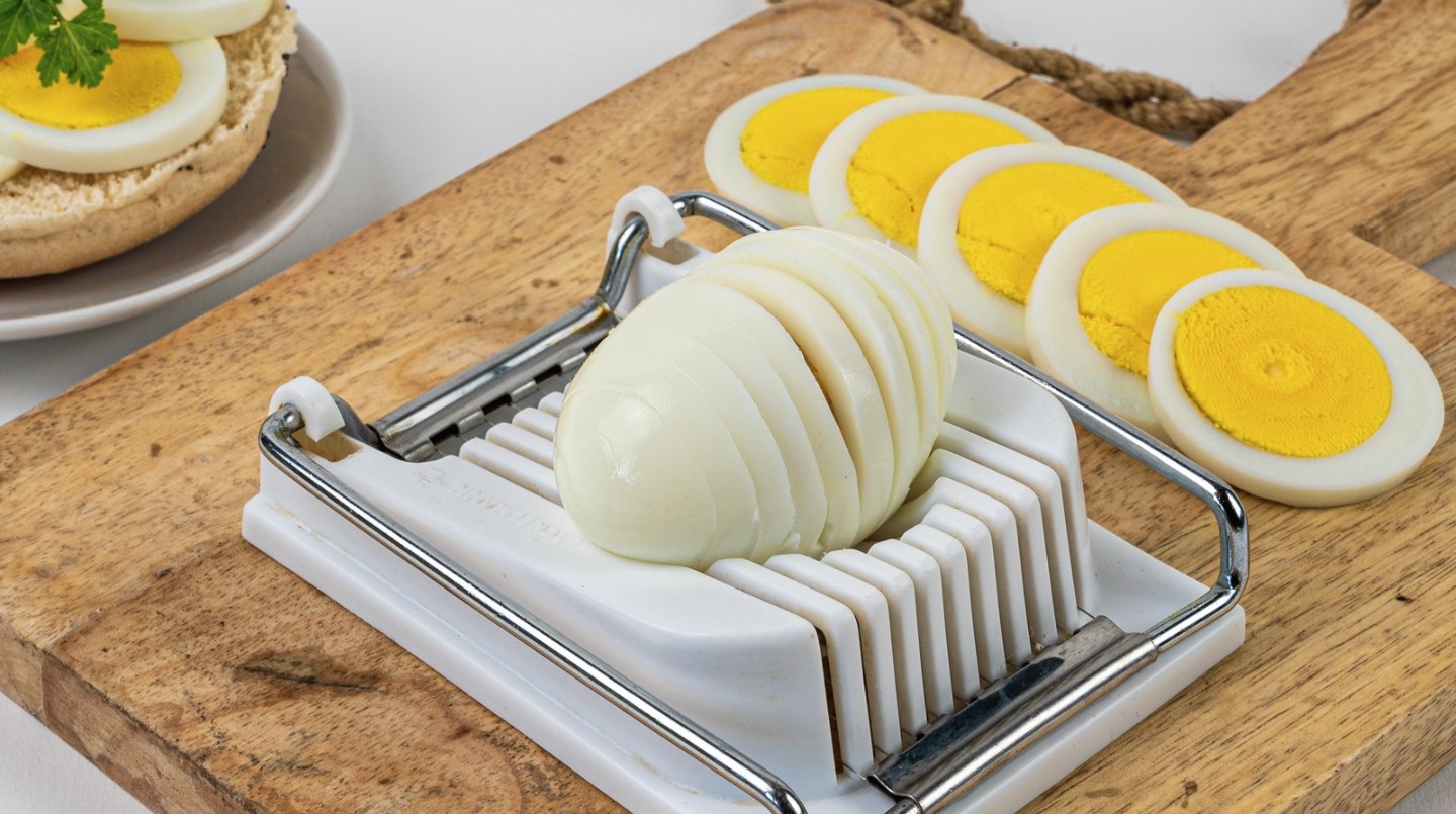 how-to-dice-using-an-egg-slicer