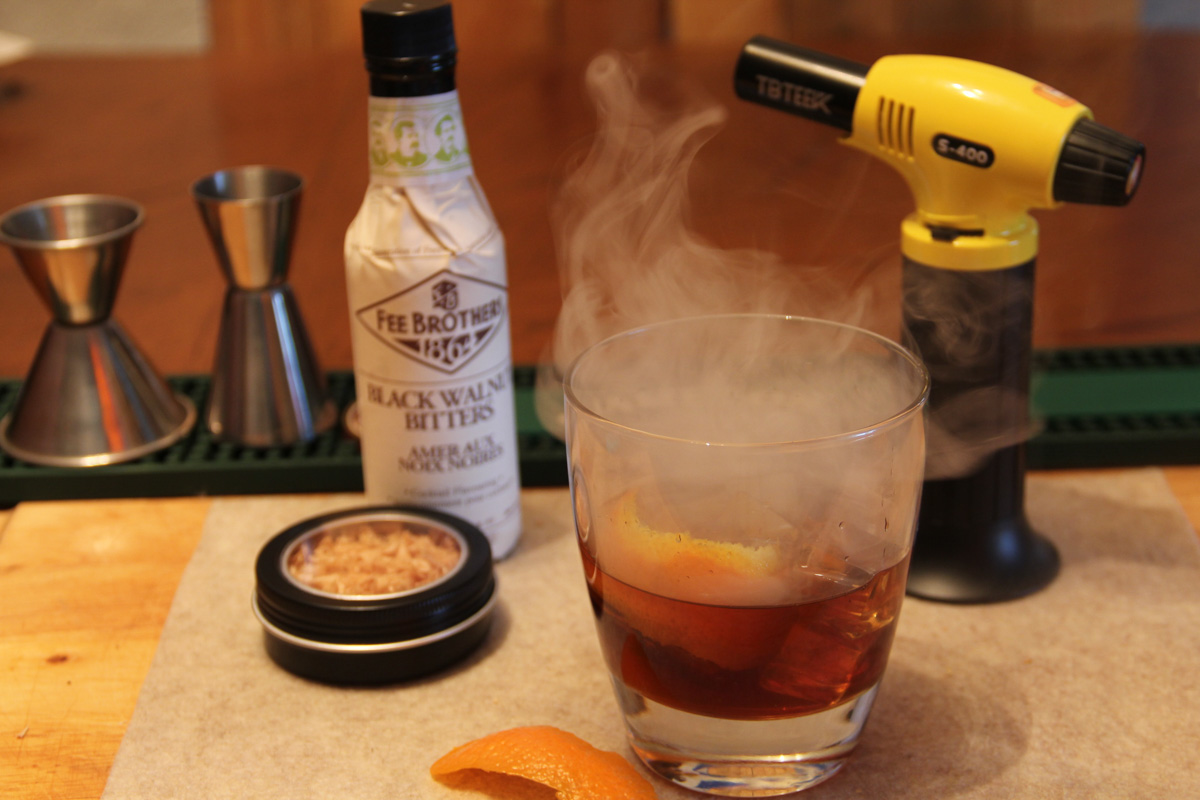 how-to-drink-a-smoked-old-fashioned