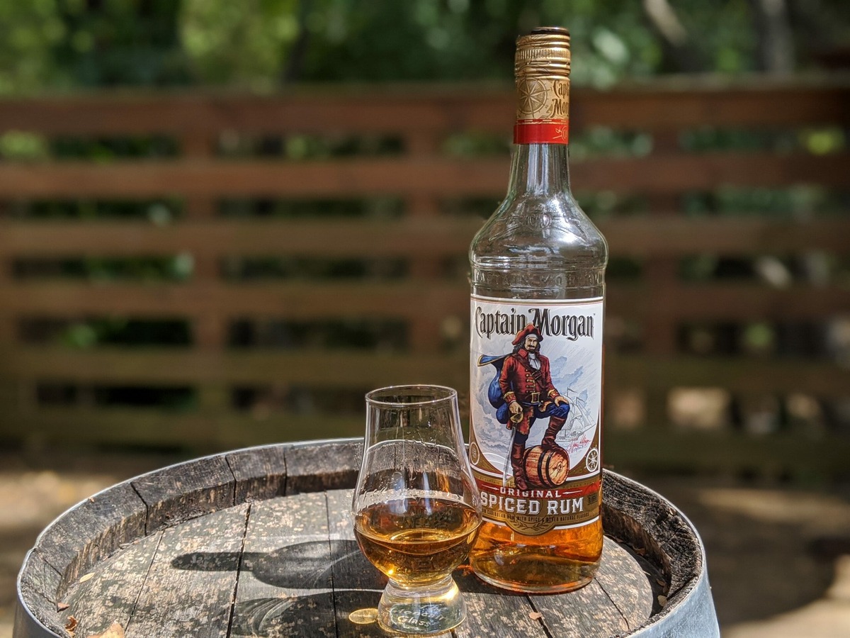 how-to-drink-captain-spiced-rum