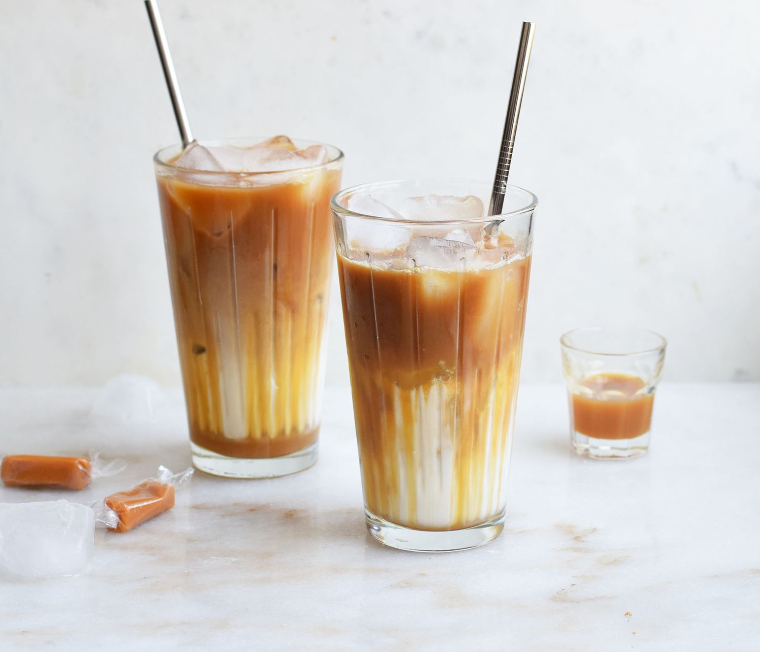 how-to-drink-caramel-macchiato