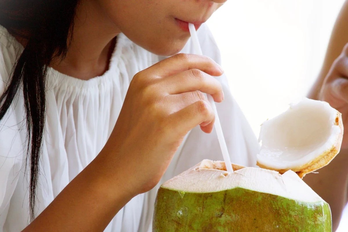 how-to-drink-coconut