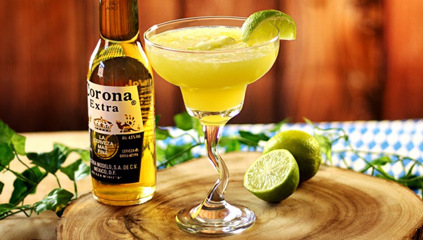 how-to-drink-margarita-with-corona