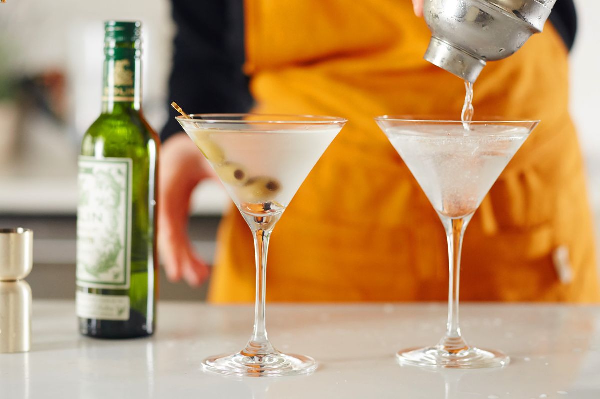 how-to-drink-martini
