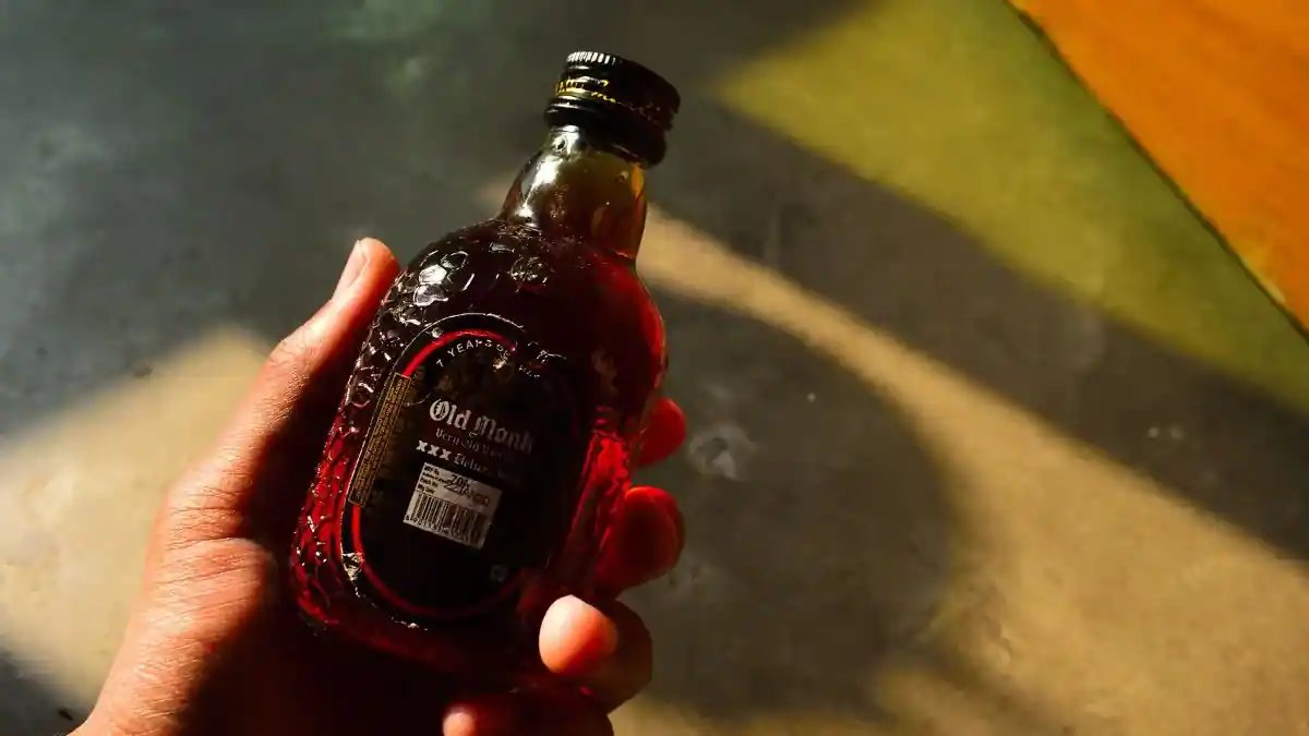 how-to-drink-old-monk-rum-in-winter