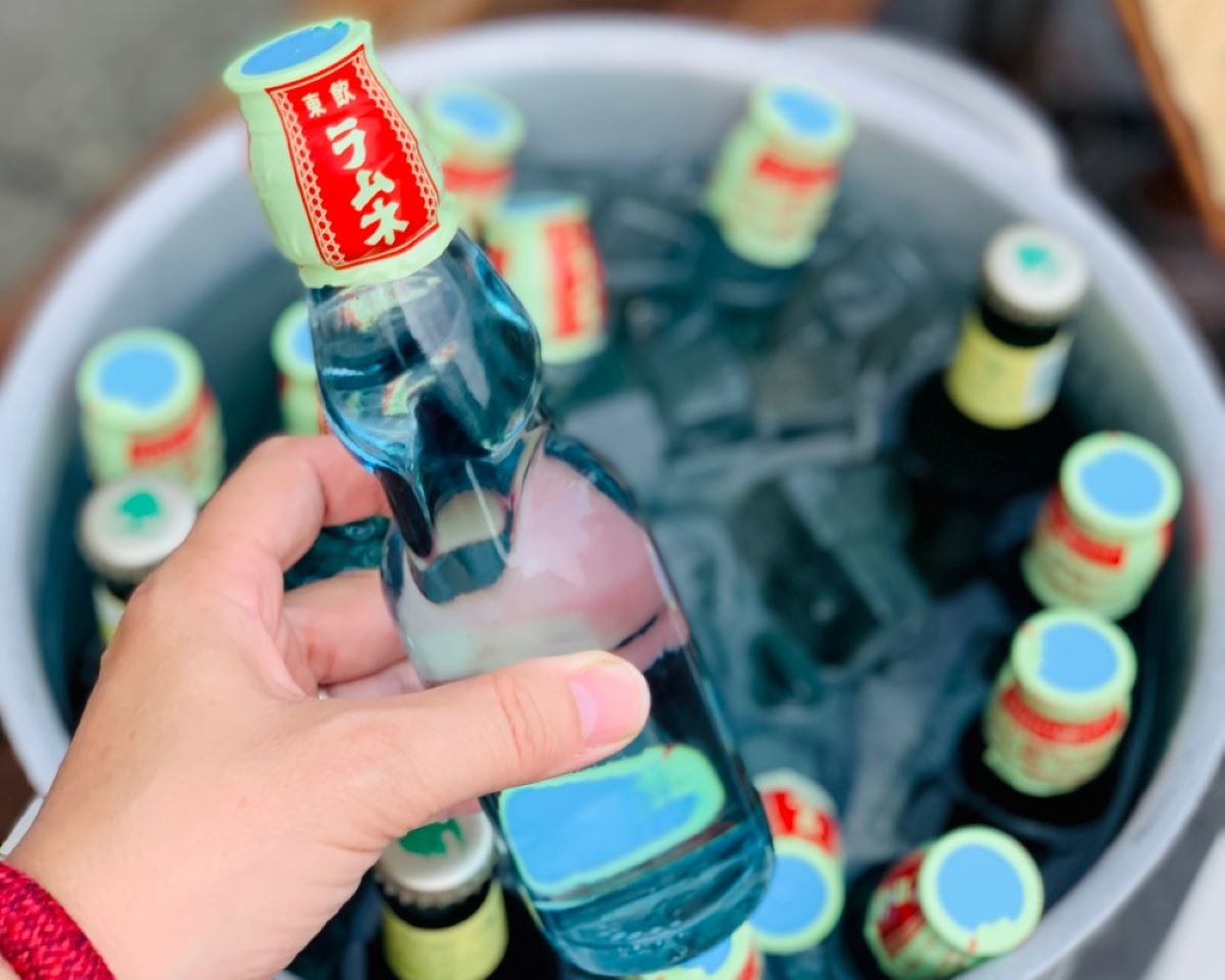 how-to-drink-ramune-soda