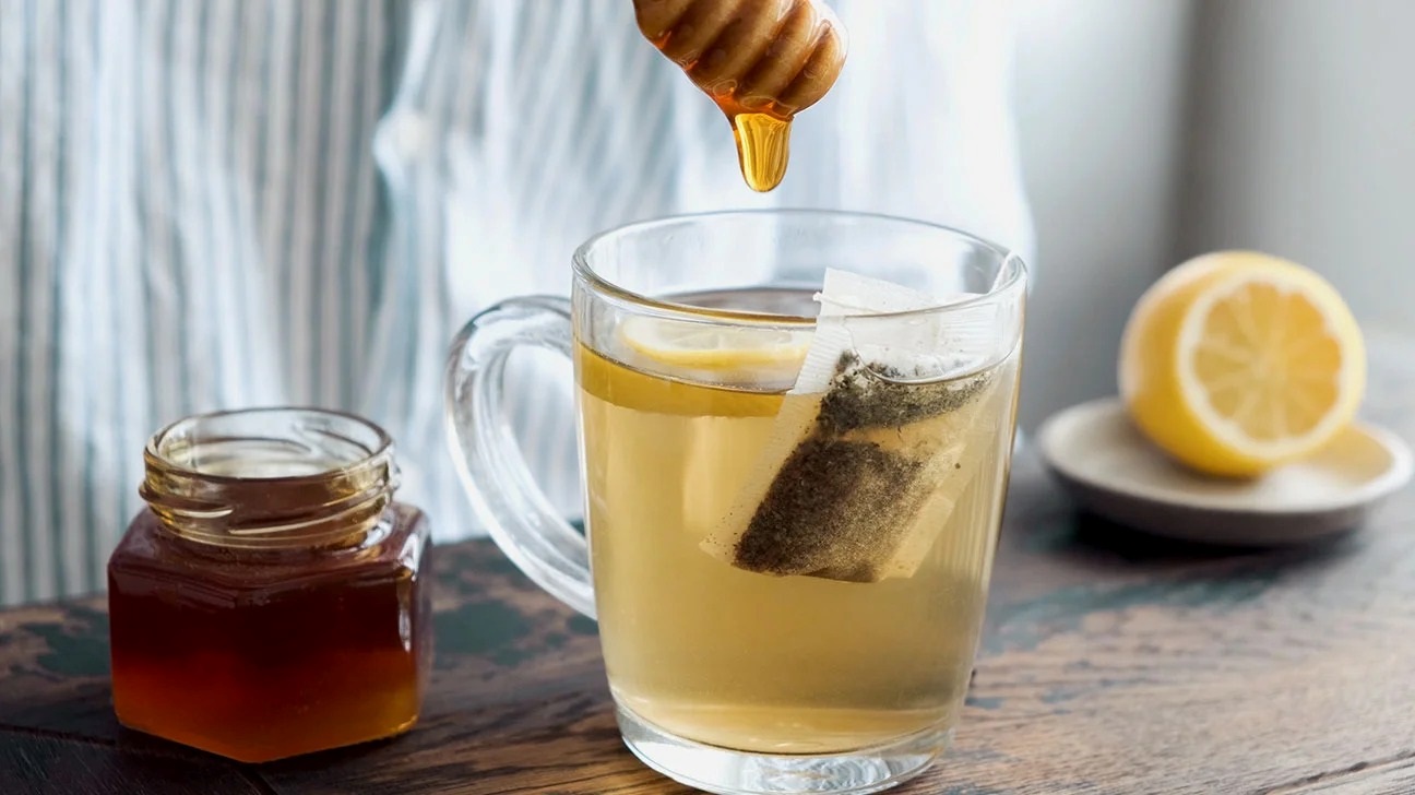 how-to-drink-tea-honey