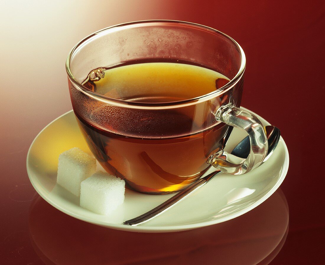how-to-drink-tea-with-sugar-cube