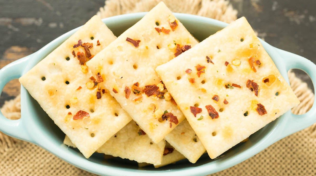 how-to-eat-6-saltines-in-a-minute