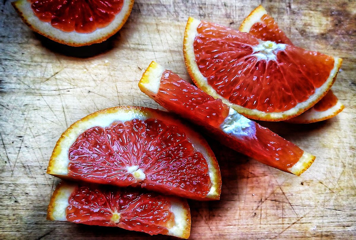 how-to-eat-a-blood-orange