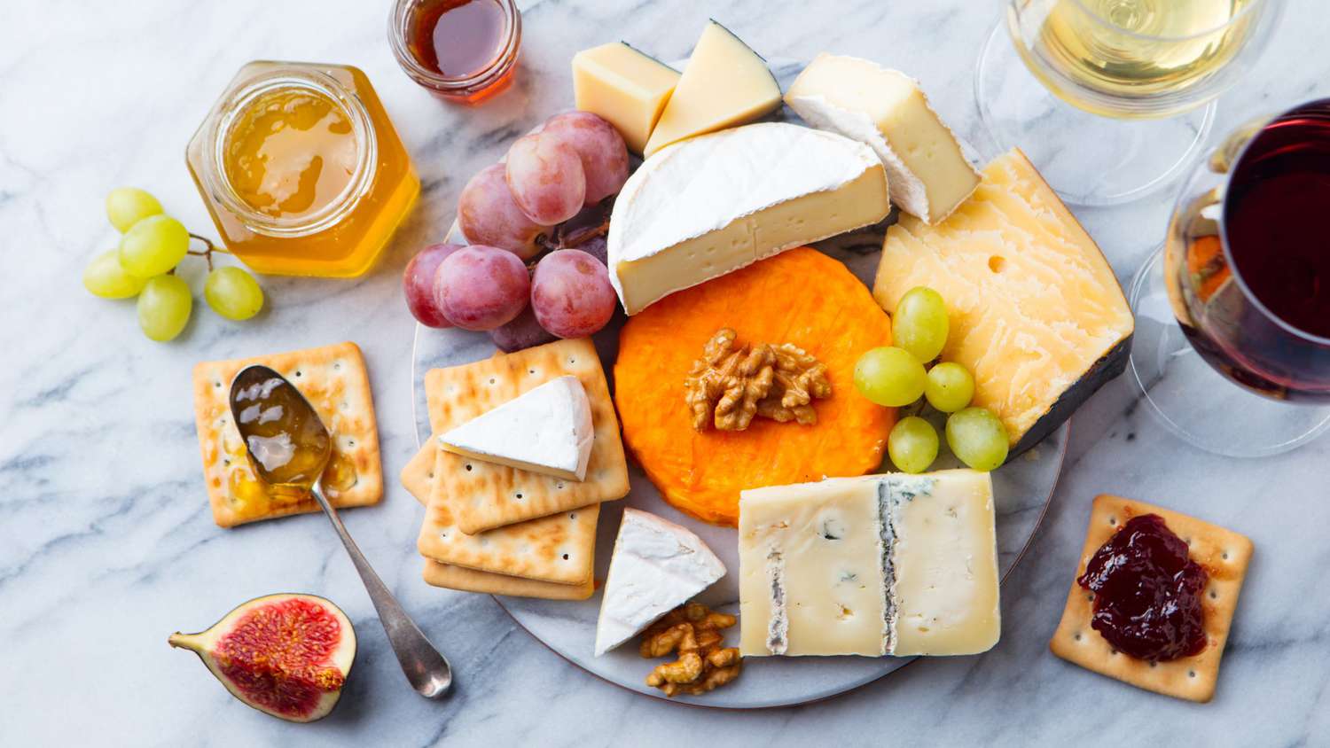 how-to-eat-a-cheese-platter