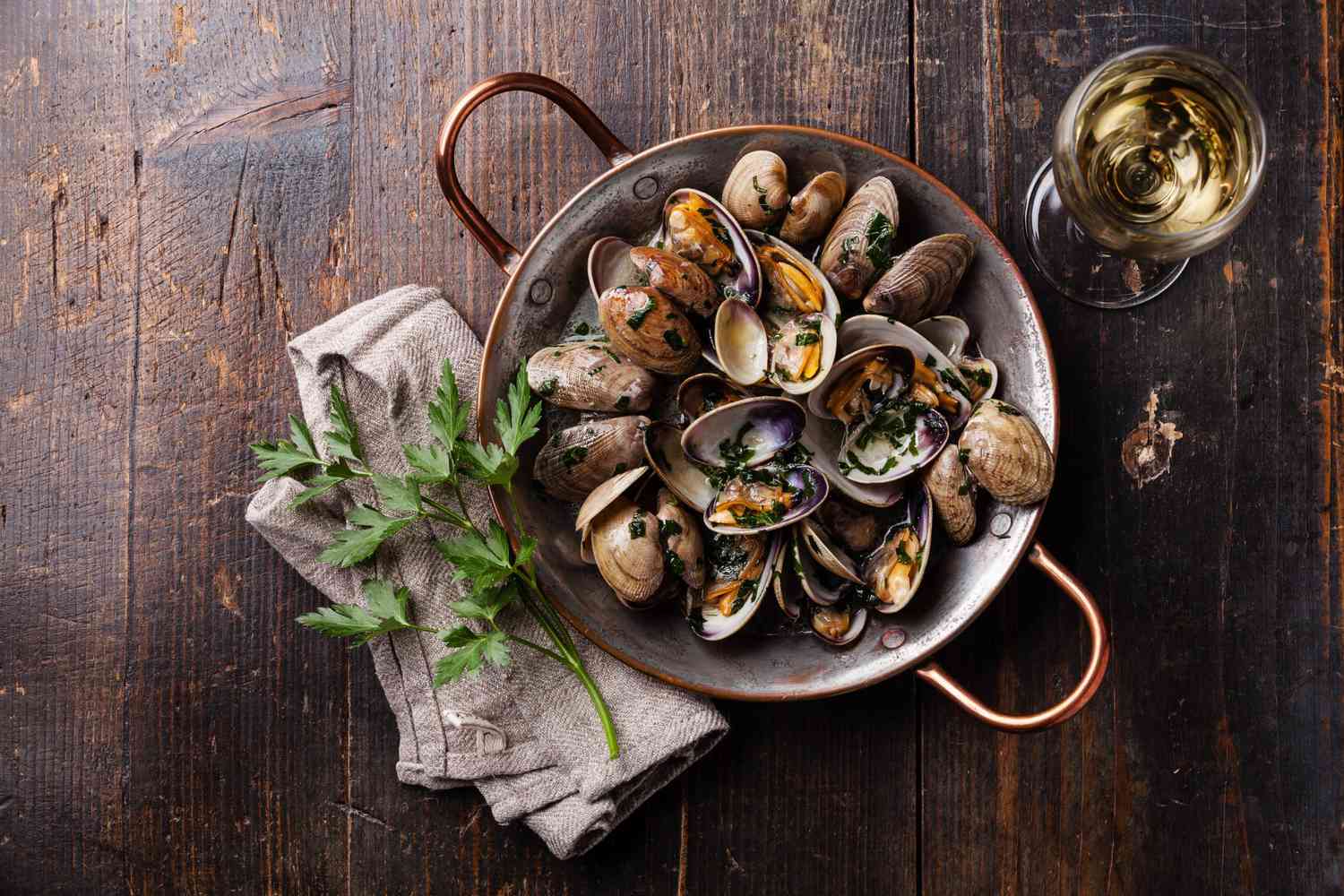 how-to-eat-a-clam