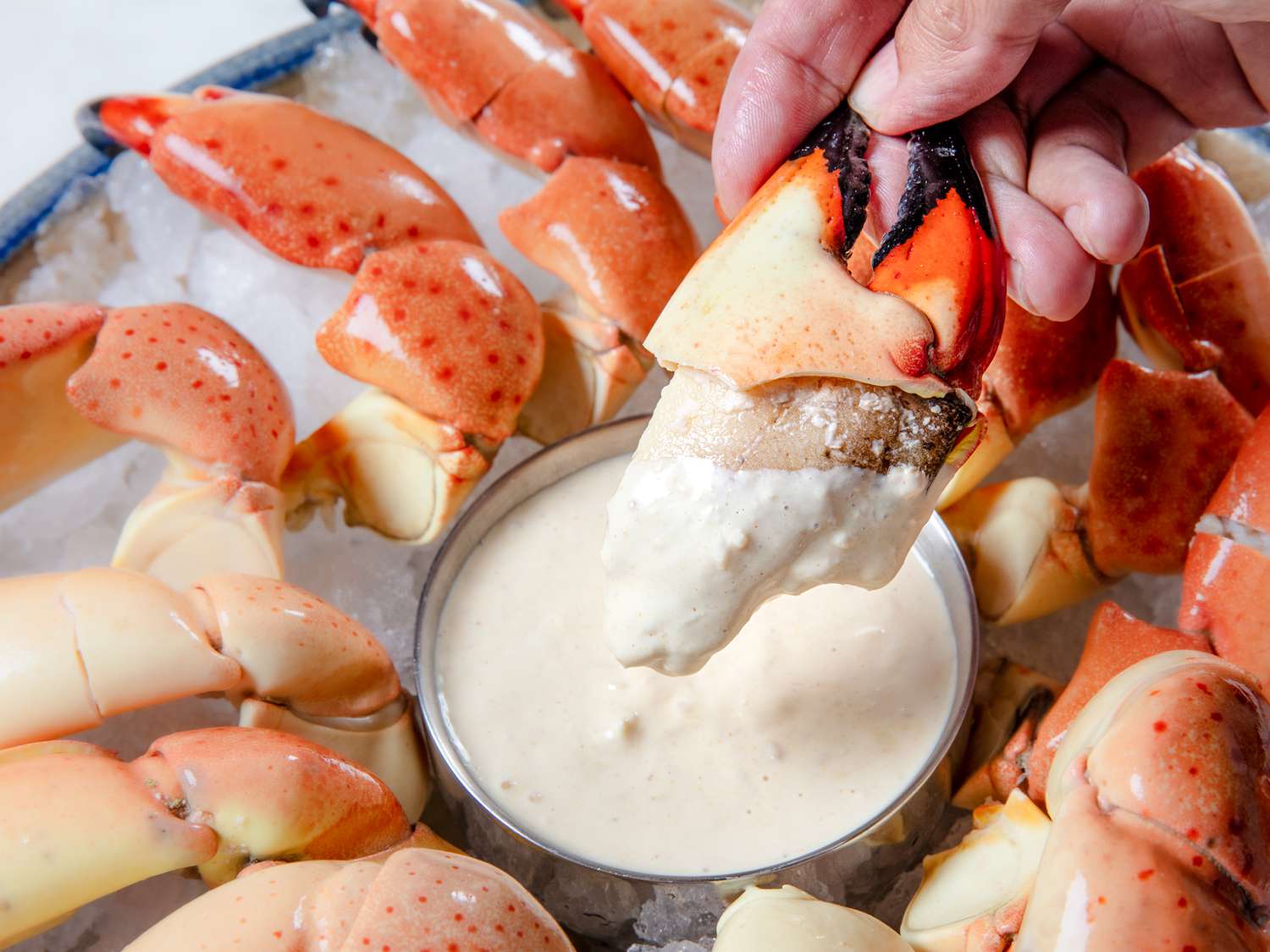 how-to-eat-a-crab-claw