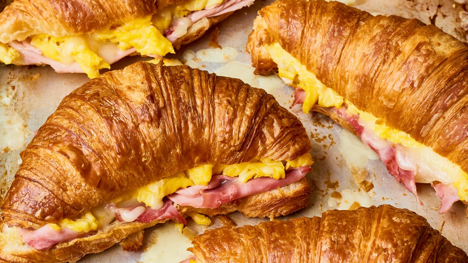 how-to-eat-a-croissant-sandwich