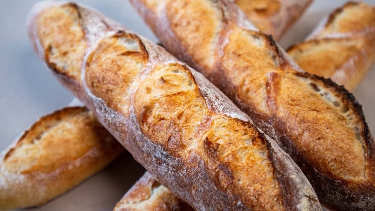 how-to-eat-a-french-baguette