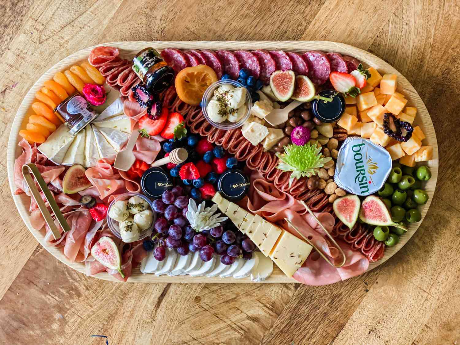 how-to-eat-a-meat-and-cheese-plate
