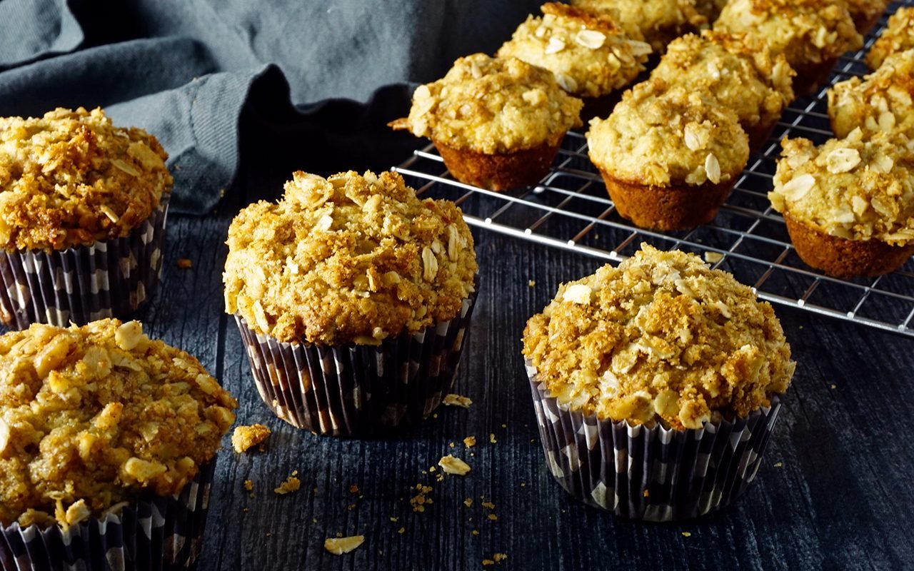 how-to-eat-a-muffin-without-making-a-mess