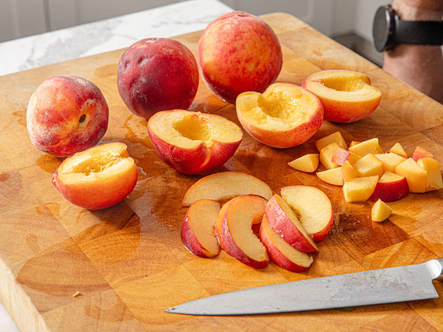 how-to-eat-a-peach