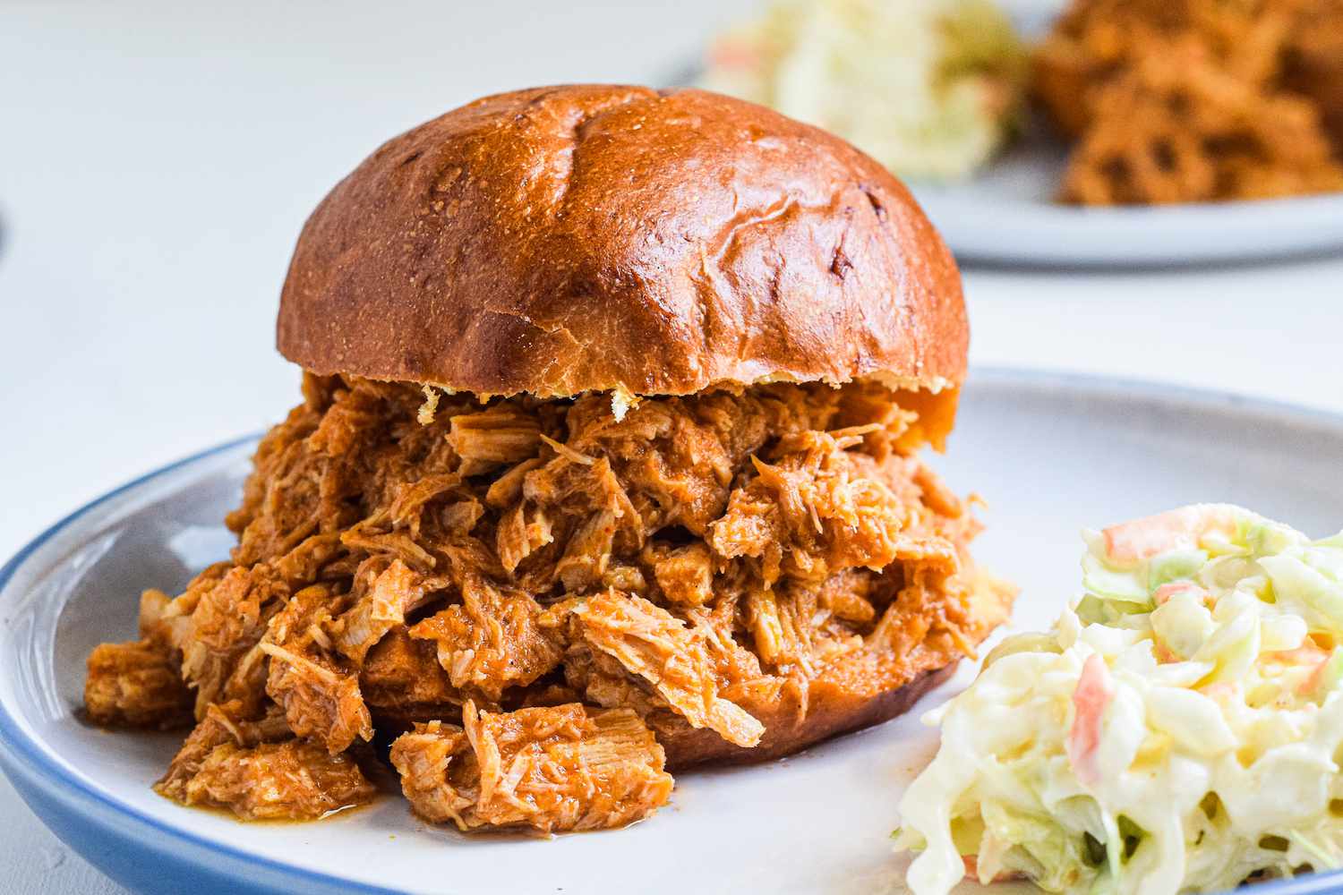 how-to-eat-a-pulled-pork-sandwich