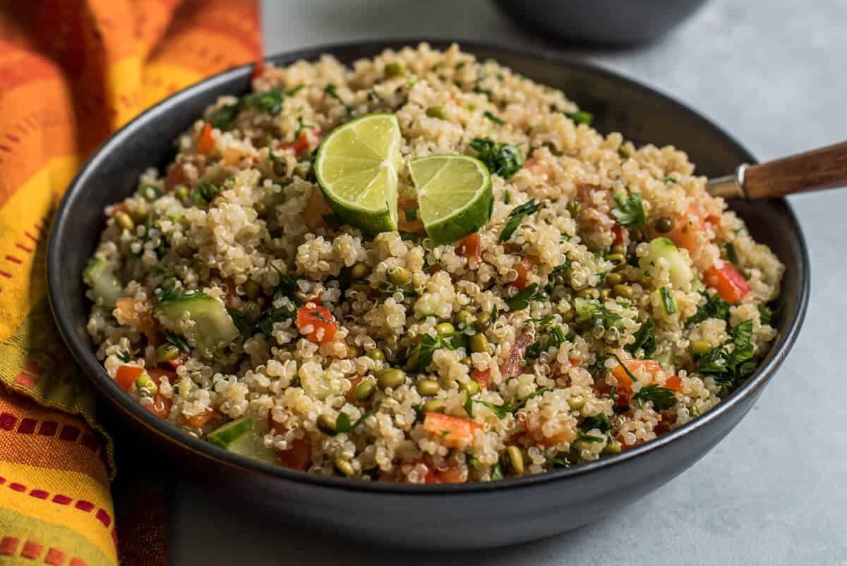 how-to-eat-a-quinoa-bowl