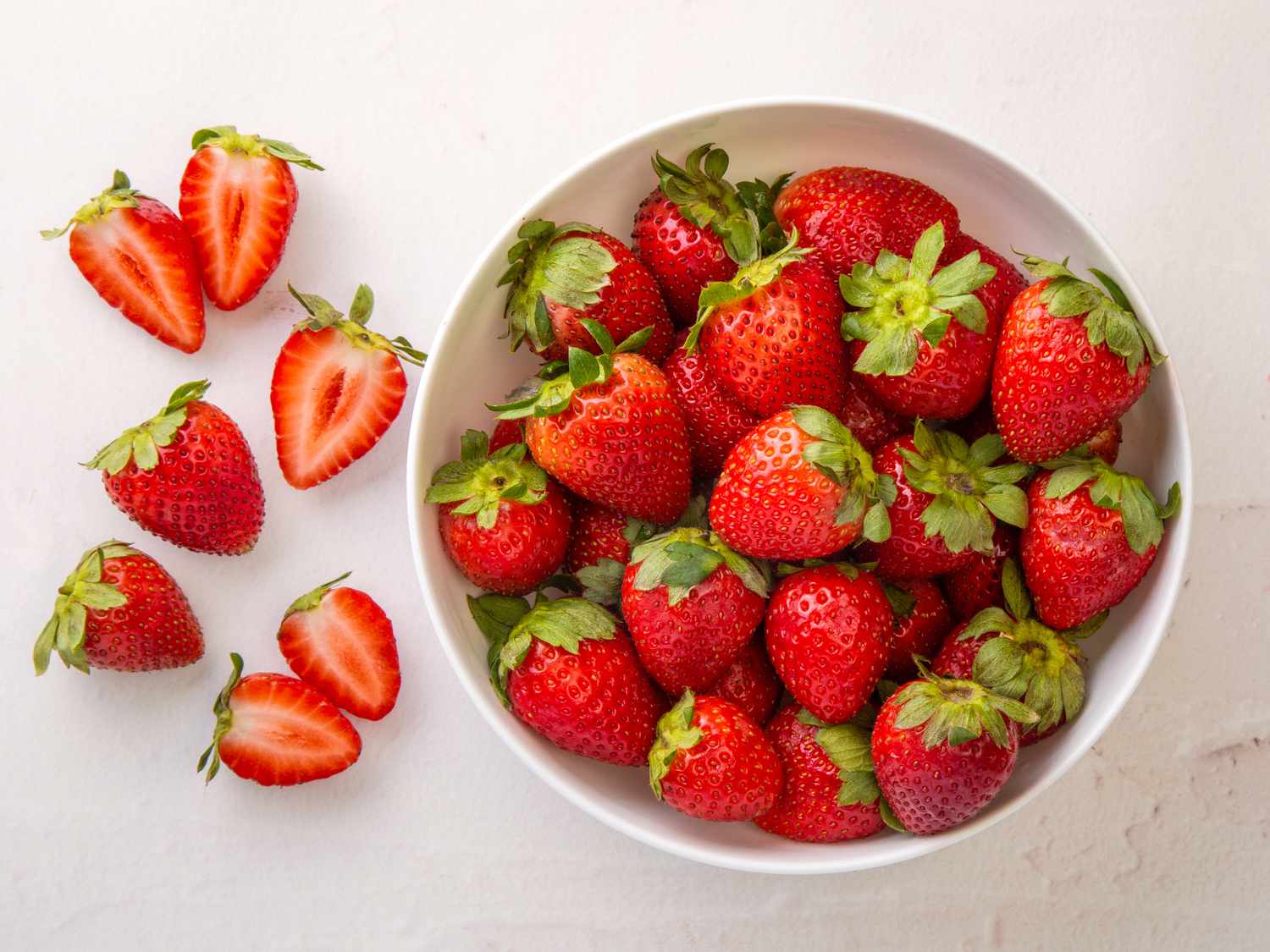 how-to-eat-a-strawberry