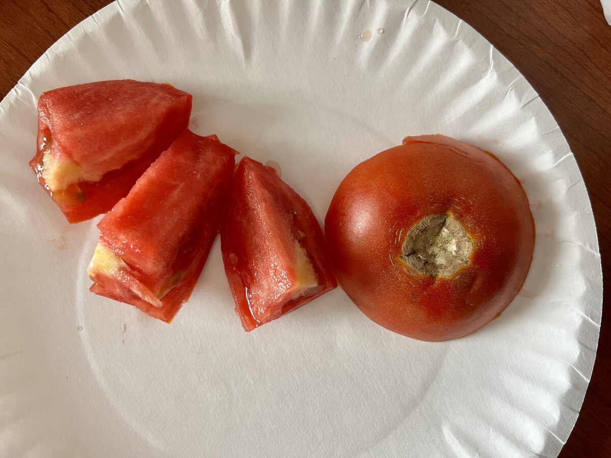 how-to-eat-a-tomato