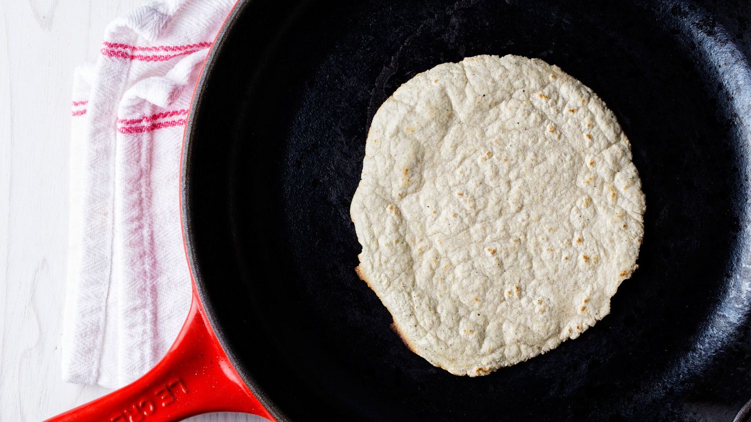 how-to-eat-a-tortilla