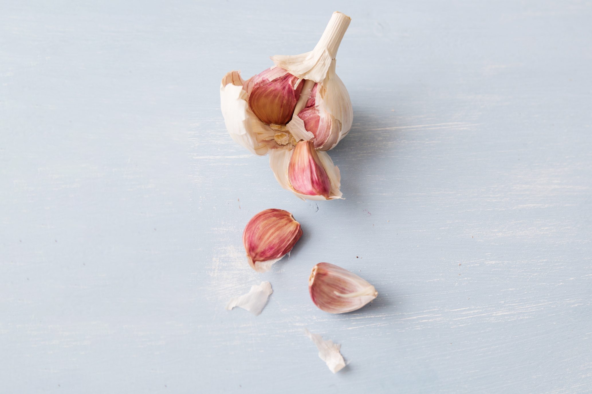 how-to-eat-a-whole-garlic-clove