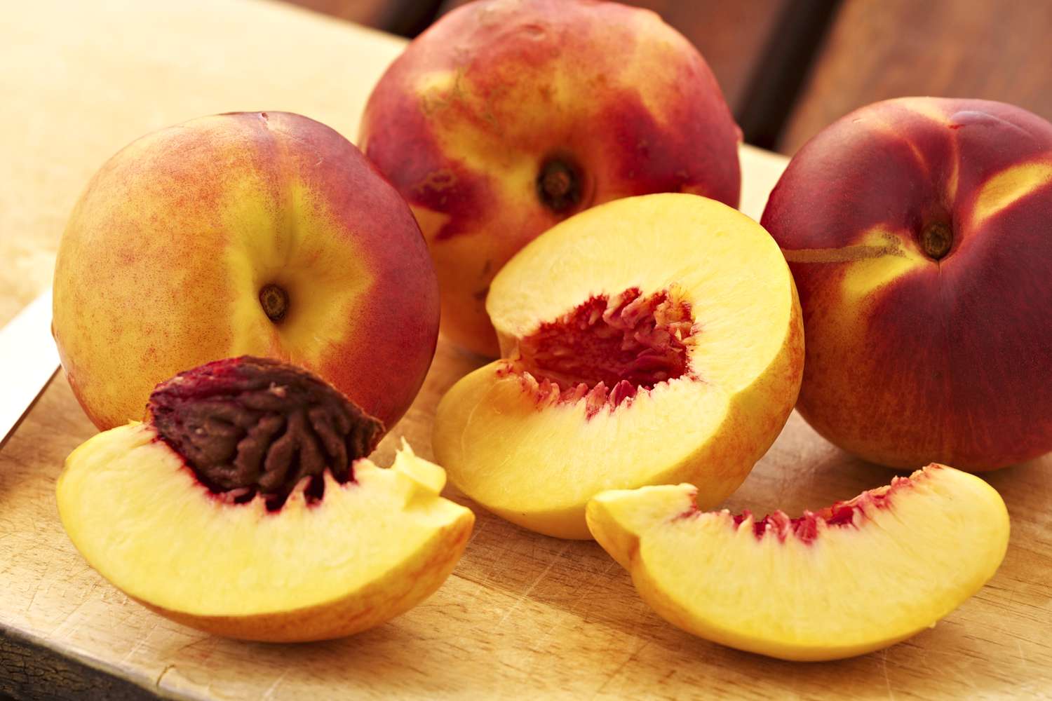 how-to-eat-a-whole-peach