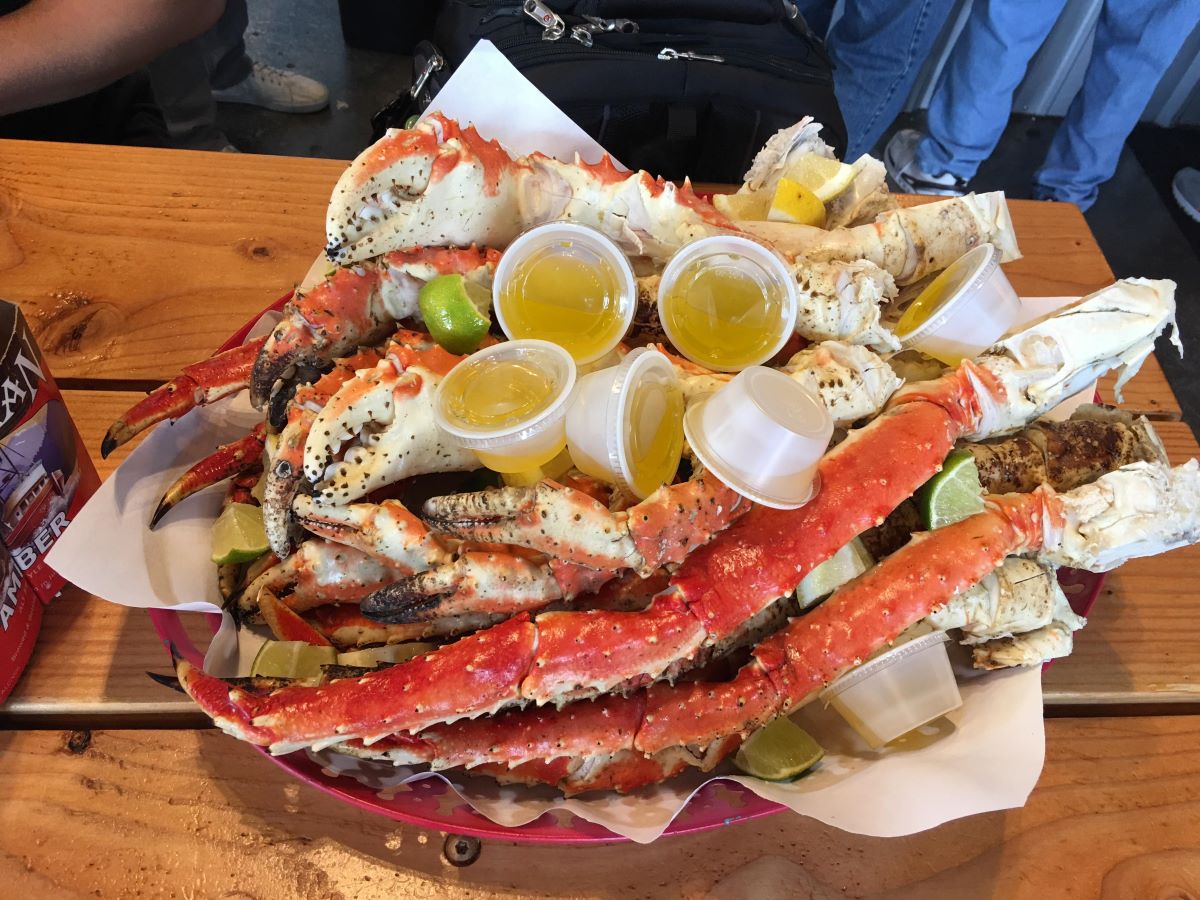 how-to-eat-alaskan-crab-legs