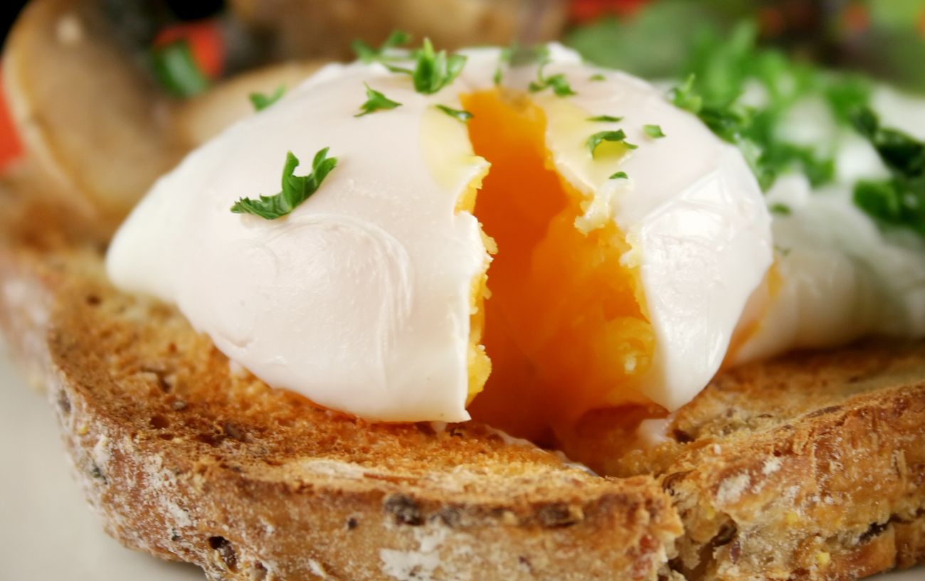 How To Eat An Egg Healthily