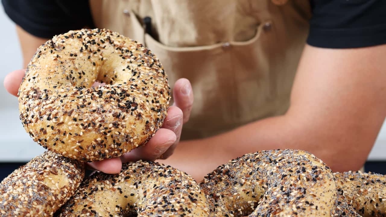 how-to-eat-an-everything-bagel