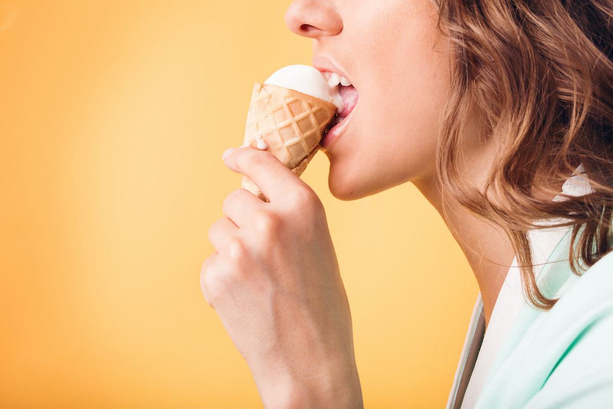 how-to-eat-an-ice-cream-cone-the-right-way