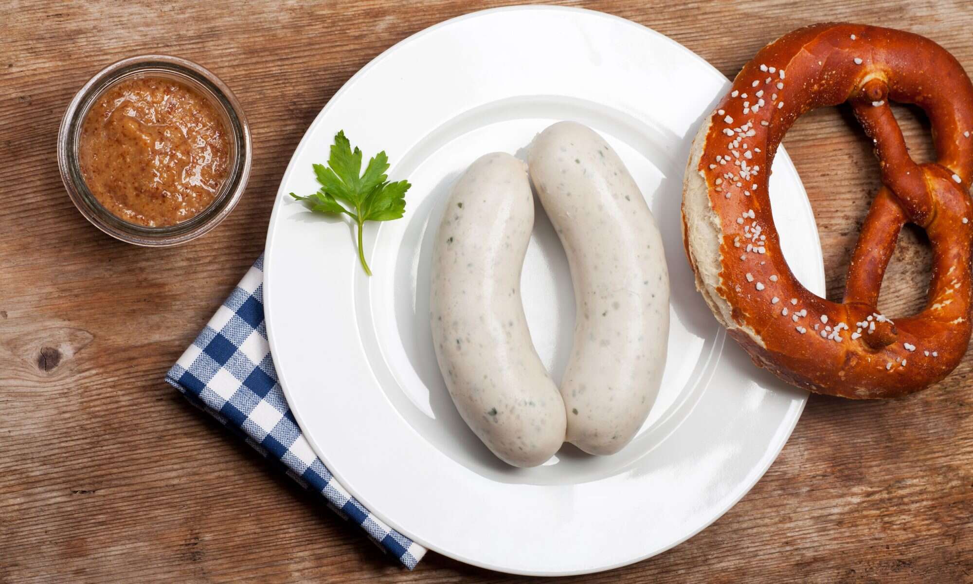 how-to-eat-bavarian-bratwurst