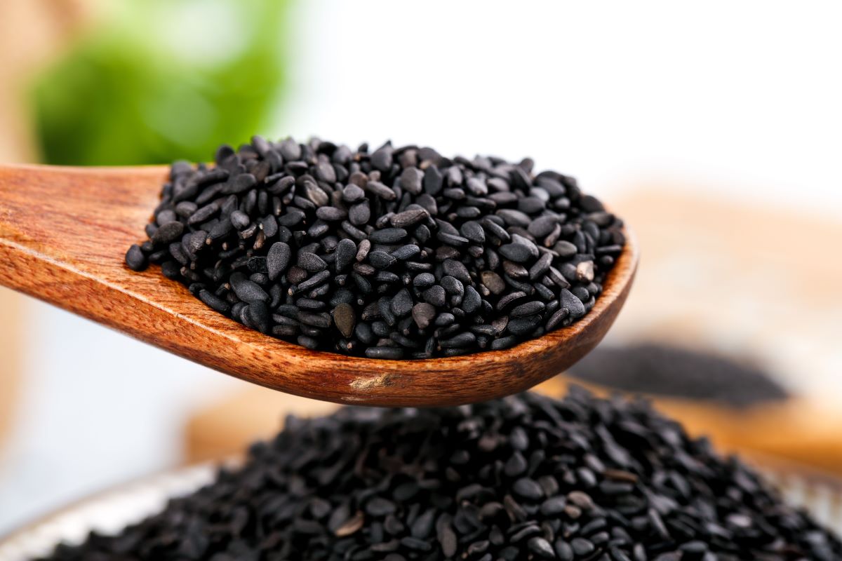how-to-eat-black-seeds-daily