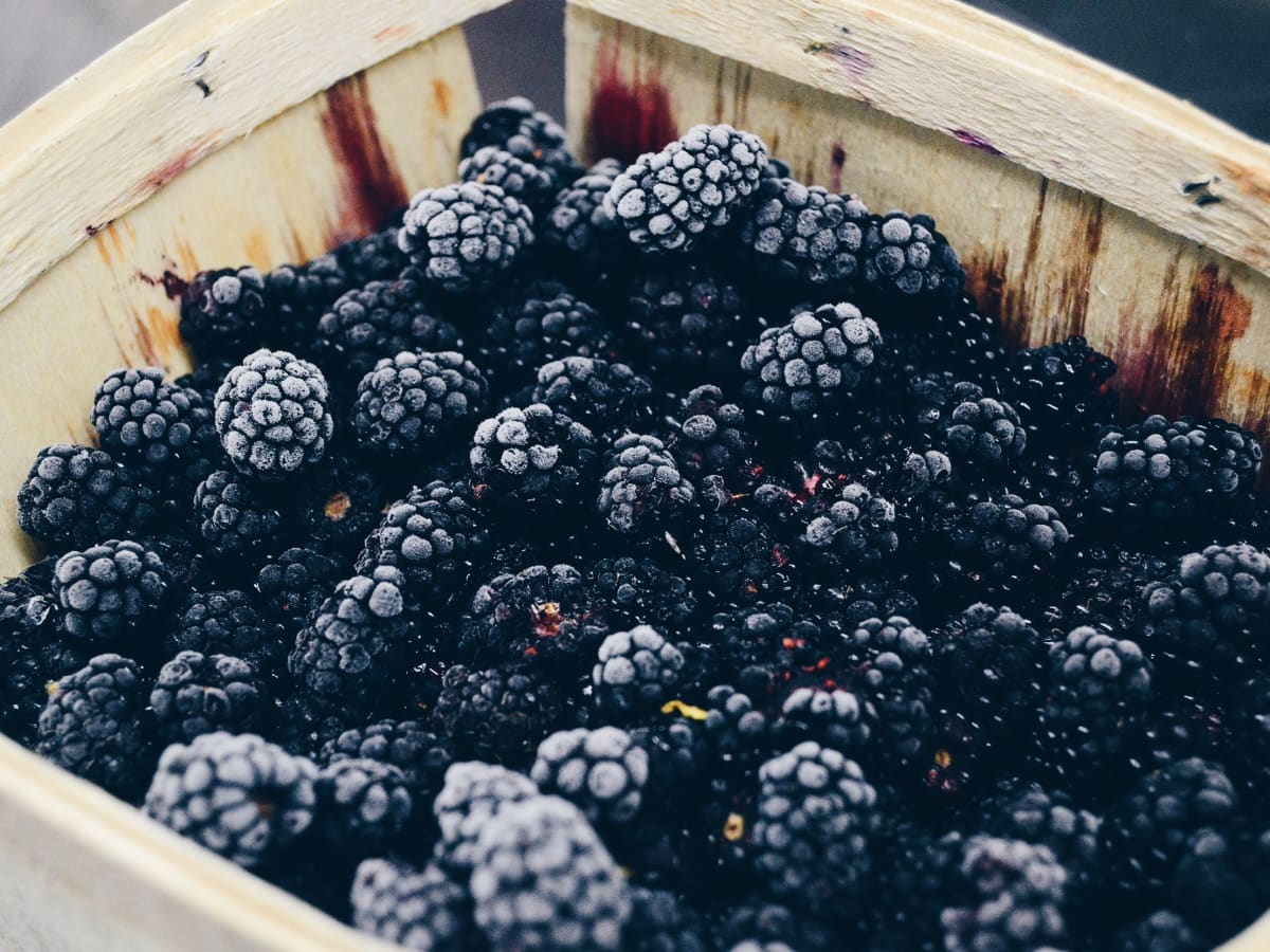 how-to-eat-blackberries
