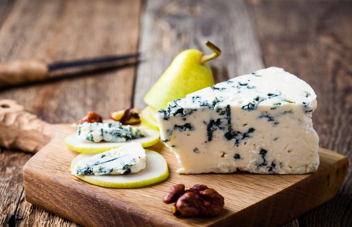 how-to-eat-blue-cheese-simply