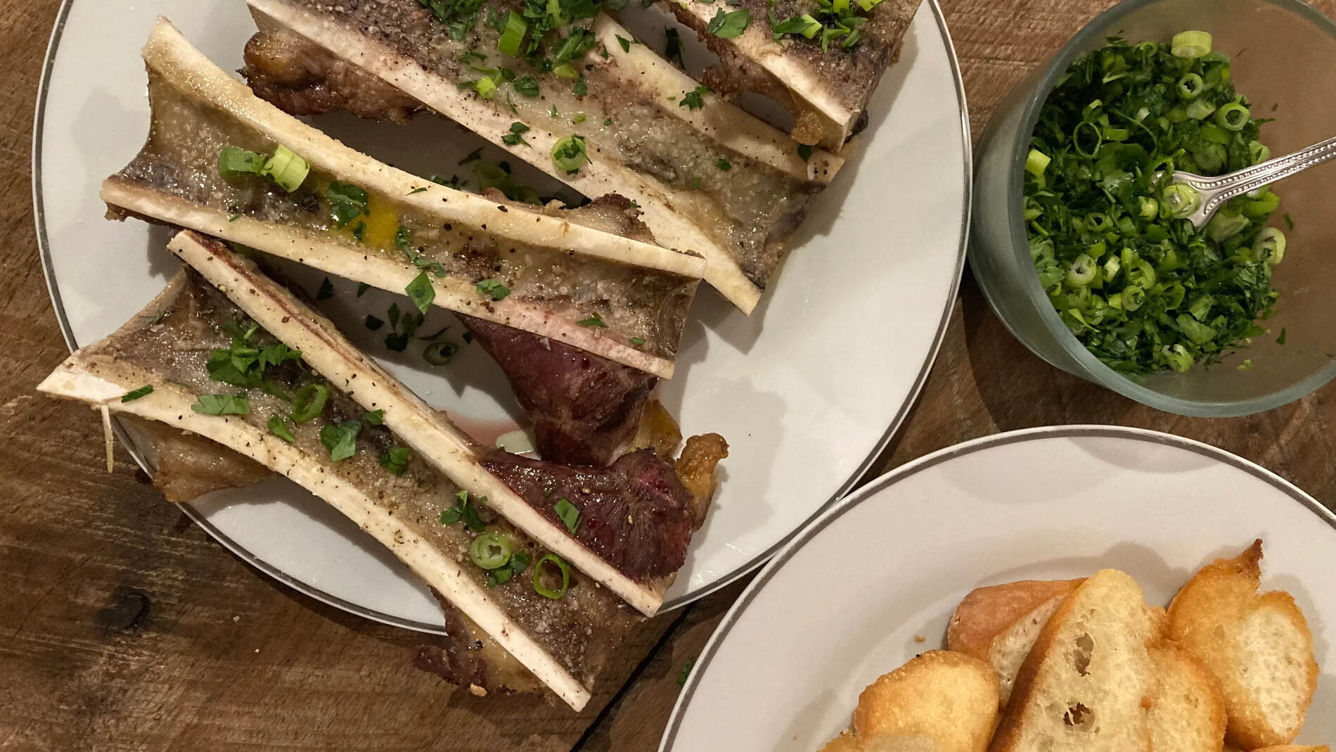 how-to-eat-bone-marrow-at-a-restaurant