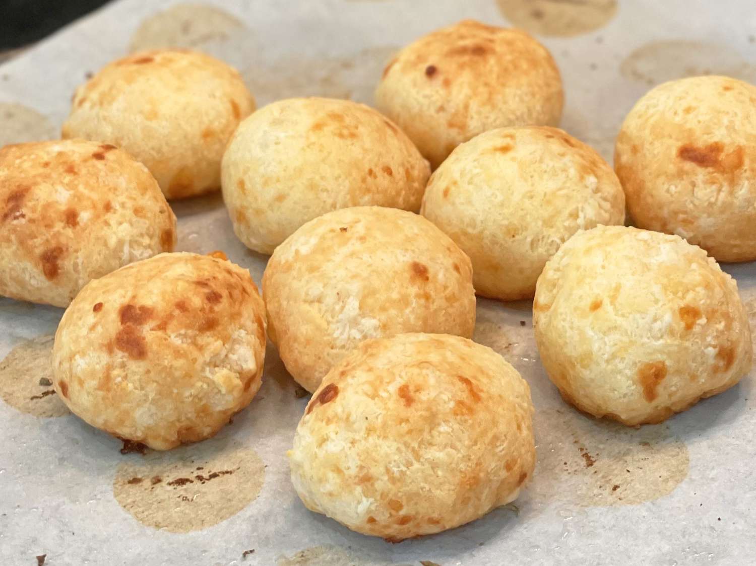 how-to-eat-brazilian-cheese-bread