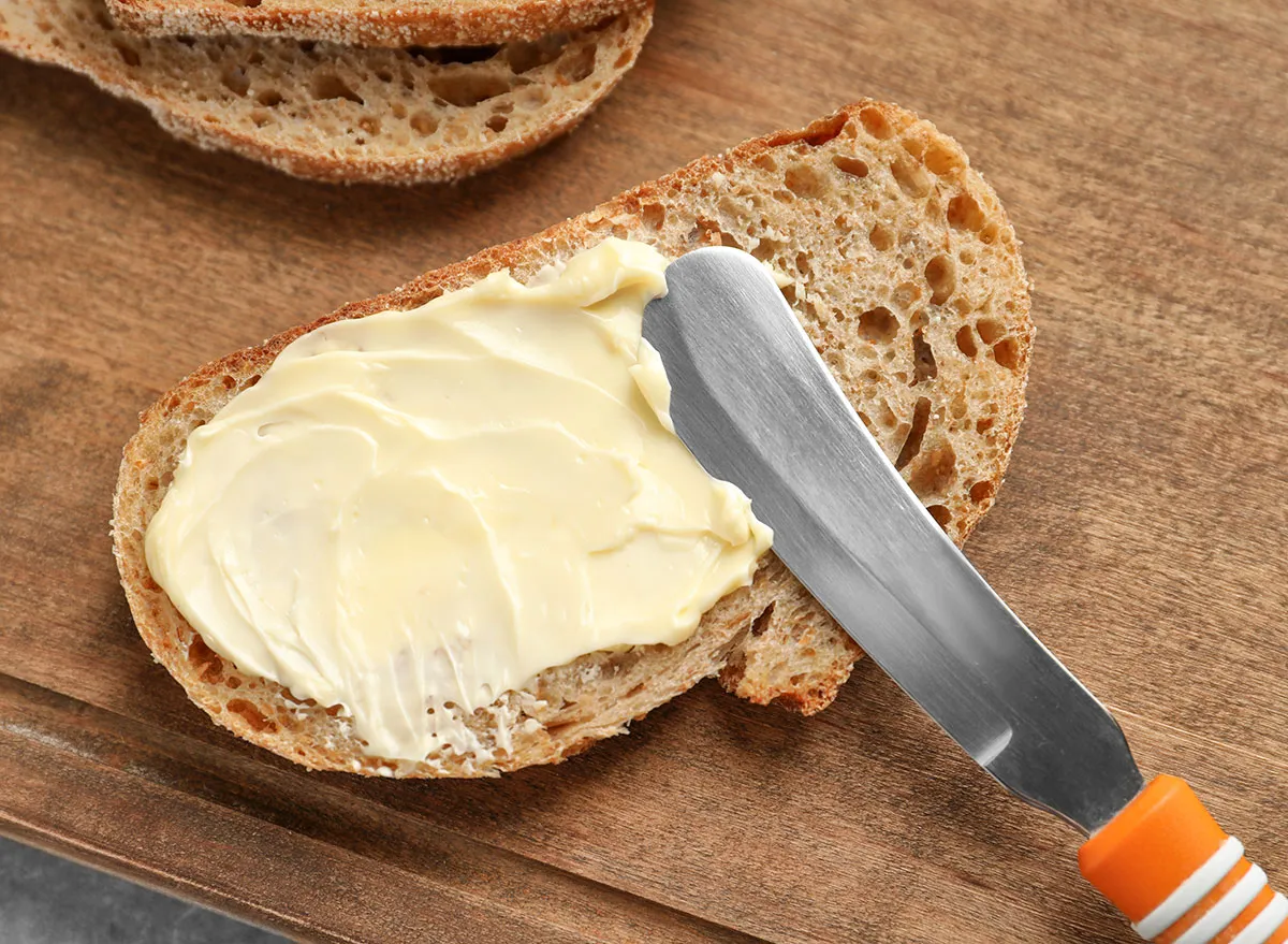 how-to-eat-bread-with-butter