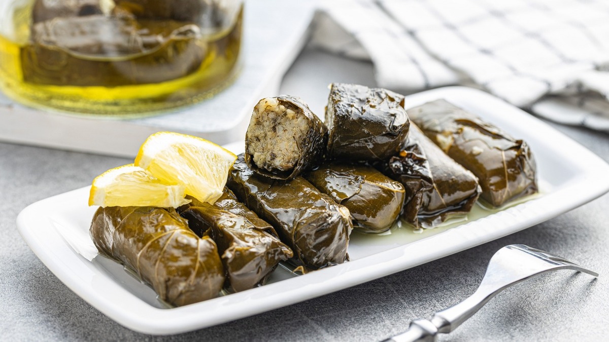 how-to-eat-canned-dolmas