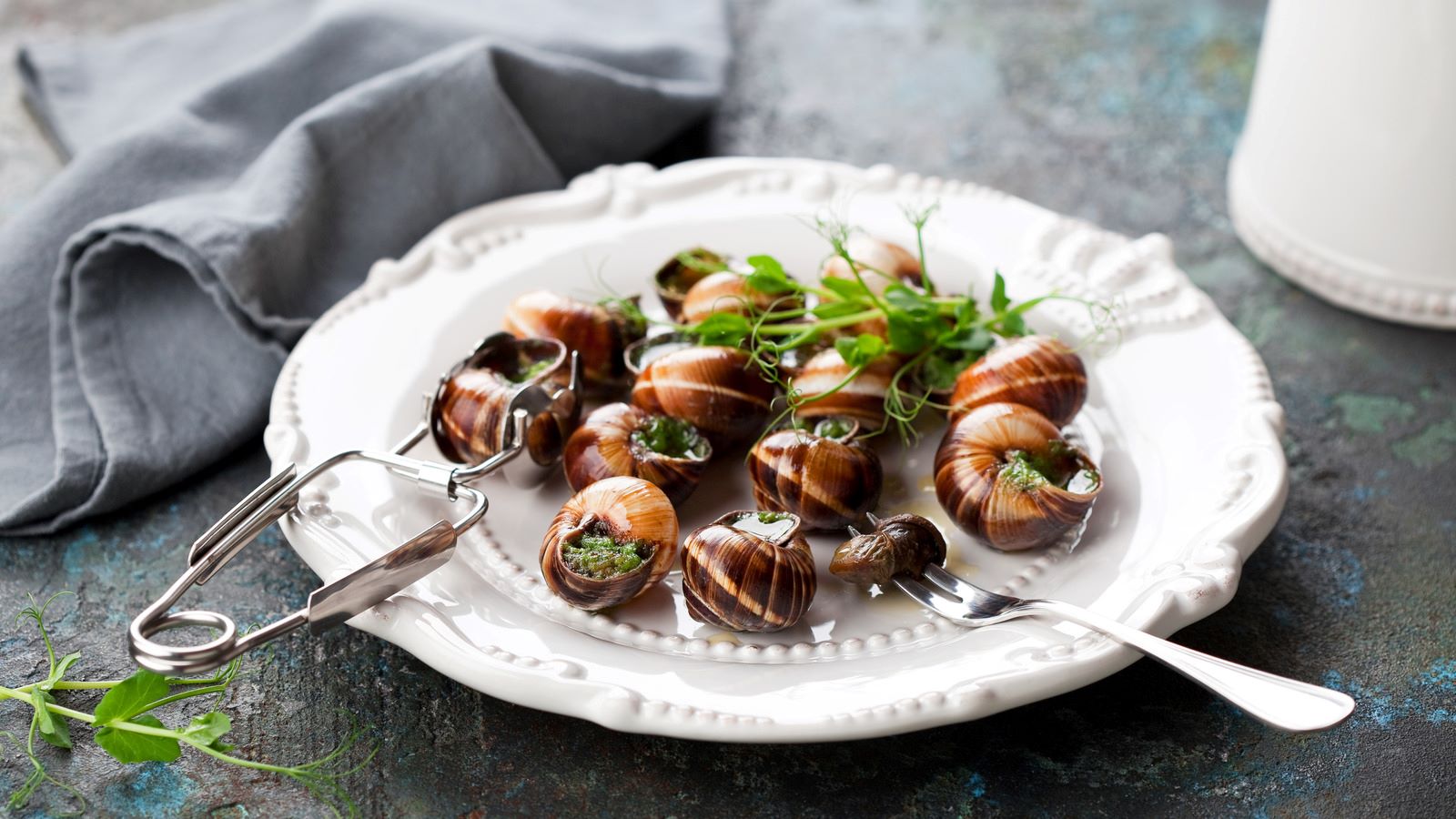 how-to-eat-canned-escargot
