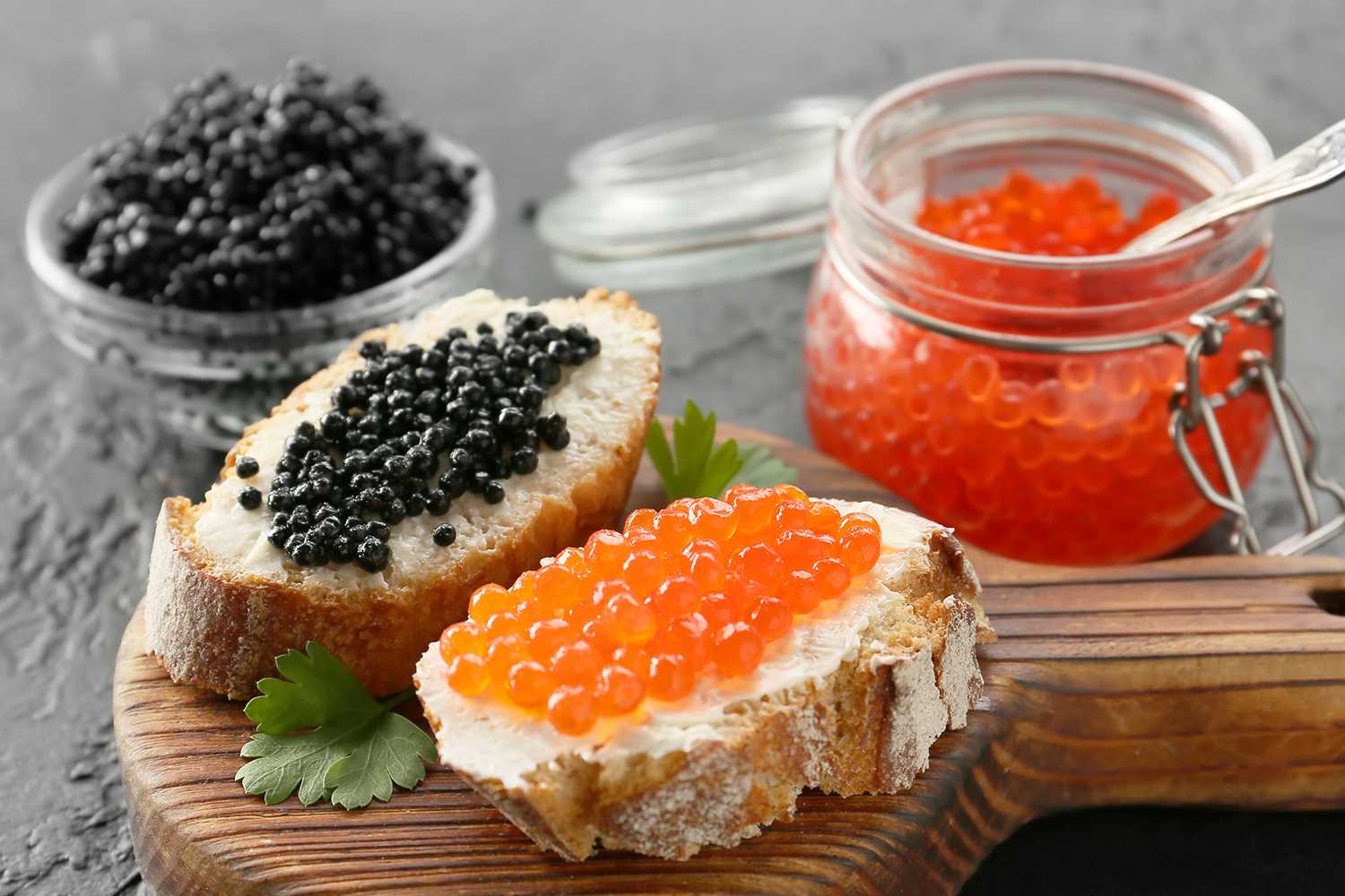 how-to-eat-caviar-and-vodka-melba-toast