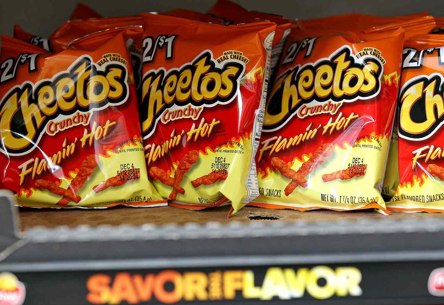 how-to-eat-cheetos-without-getting-messy
