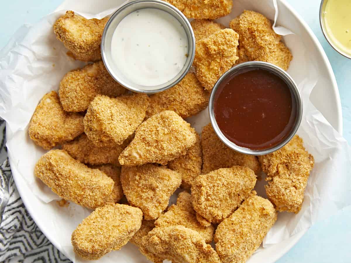 how-to-eat-chicken-nuggets