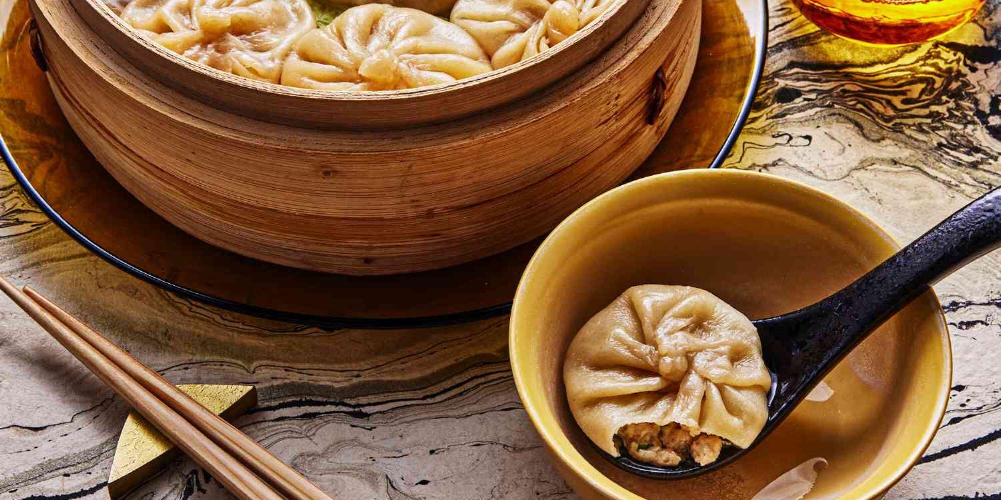 How To Eat Chinese Soup Dumplings 1706089452 