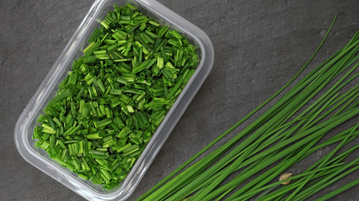 how-to-eat-chives