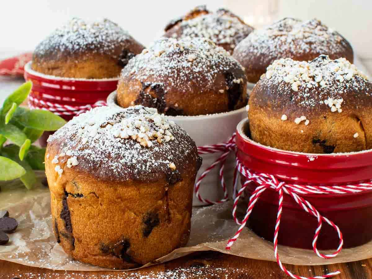 how-to-eat-chocolate-panettone