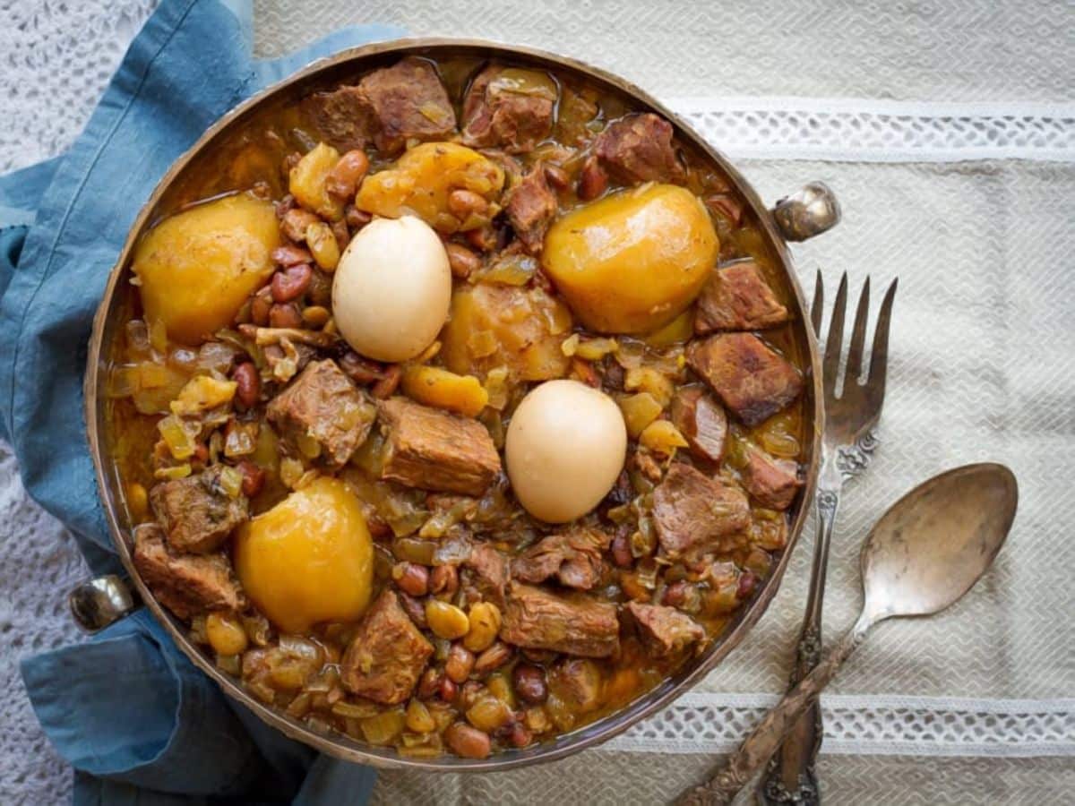 how-to-eat-cholent